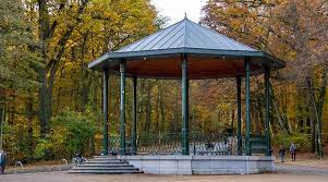 Le kiosque dans le bois de la Cambre